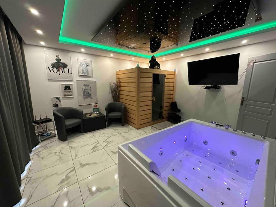 Cozy Rental Spa Schiltigheim Buitenkant foto