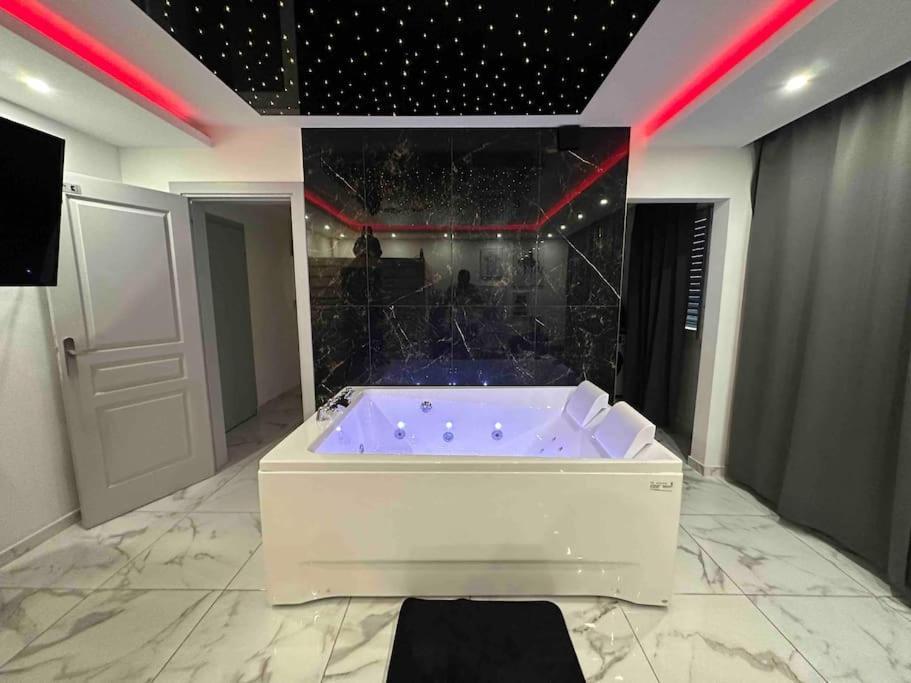 Cozy Rental Spa Schiltigheim Buitenkant foto